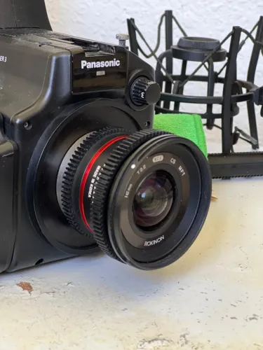 Lente Rokinon 12mm 2.2 Bocal M43