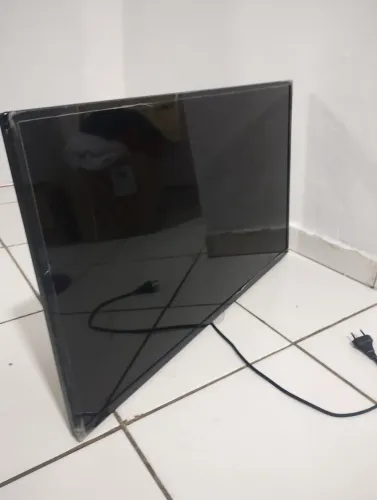 Vendo TV com defeito