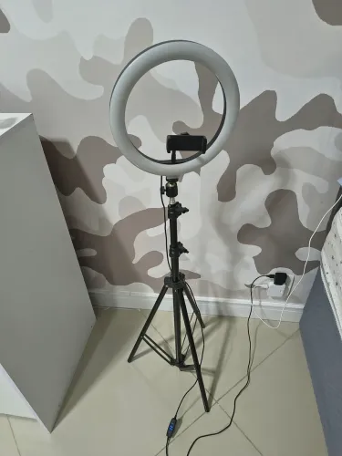 Ring Light com Tripé Ajustável e Suporte para Celular