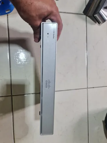 Roteador Corporativo Cisco C1111-4P - Série 110