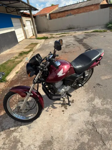 Fan 150 top e revisada boa de pintura e motor elétrica toda ok