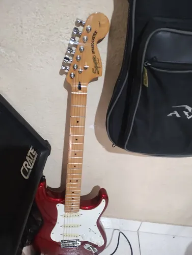 Guitarra Squier fender noseles N4