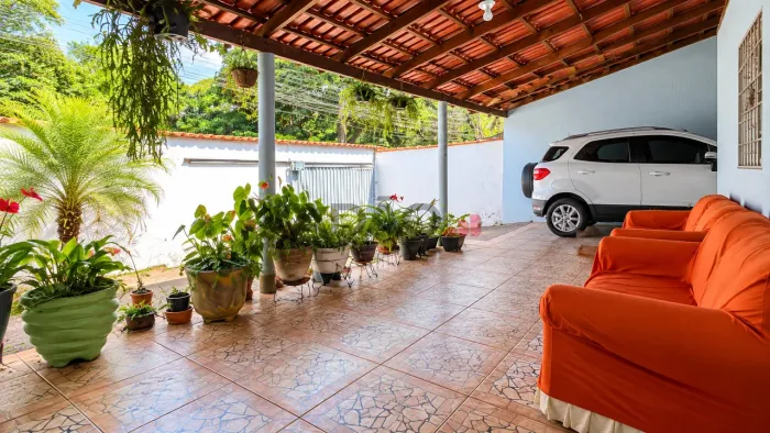 Casa com 3 Quartos e Suíte na Vila Itatiaia Goiânia