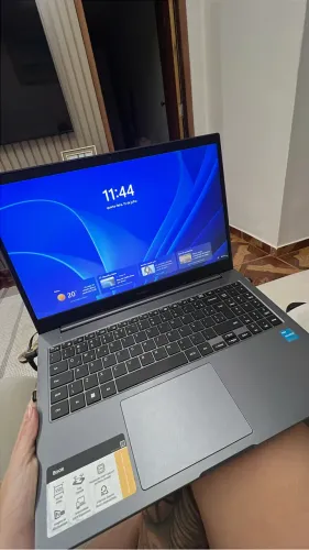 Vendo Samsung book 4