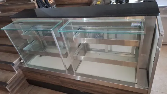 Balcão com vitrine, QUENTE E FRIA