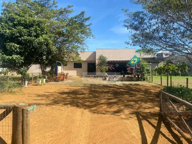 Casa à venda, em Chapada dos Guimarães MT Condomínio Chapada Village II- por R$ 750.000