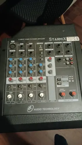 MESA DE SOM STARMIX 4 CANAIS