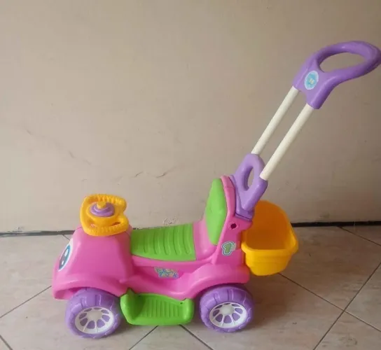 Vendo carrinho infantil em perfeito estado 
