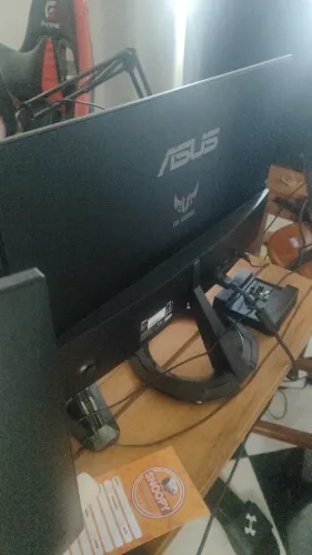 Monitor usado em OTIMO ESTADO, marca boa, preço negociVel, 165hz
