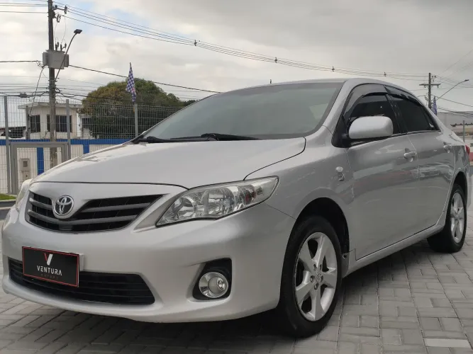 Toyota Corolla GLI 1.8 Flex 16V Aut. 2013