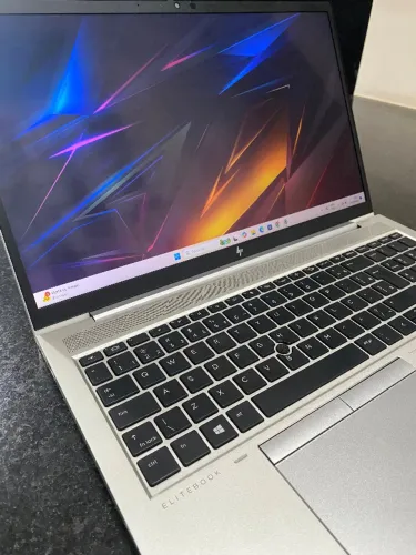 Notebook HP Tela Touch/I5 Geração 11/16GB/SSD512GB/Reconhecimento Facial e Biometria