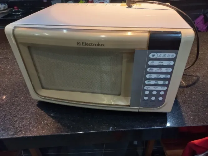 Microondas usado por 200 reais
