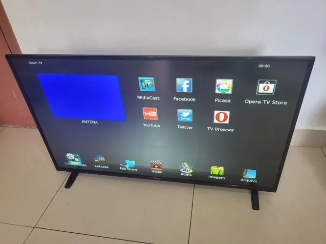 Vendo tv philco 43 polegadas.. smart porém modelo antigo