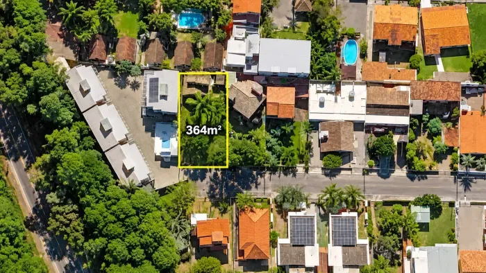 Imóvel para venda possui 364 metros quadrados em Barra da Lagoa - Florianópolis - SC