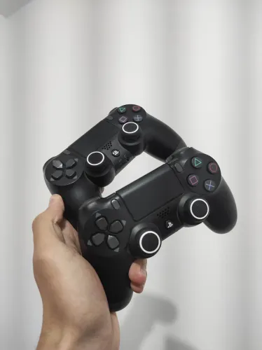 Dois Controles de Ps4 - Excelentes Funcionando Perfeitamente