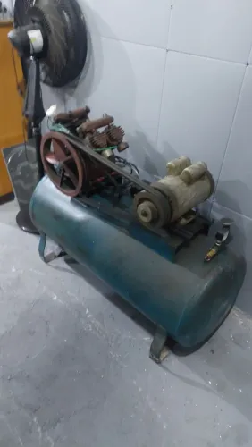 Vendo compressor de ar 10 pes