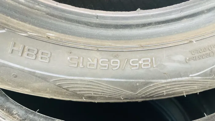 2pneus 185/65R15 em bom estado
