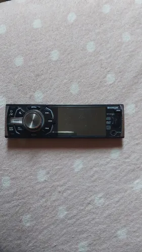 Frente de rádio automotivo