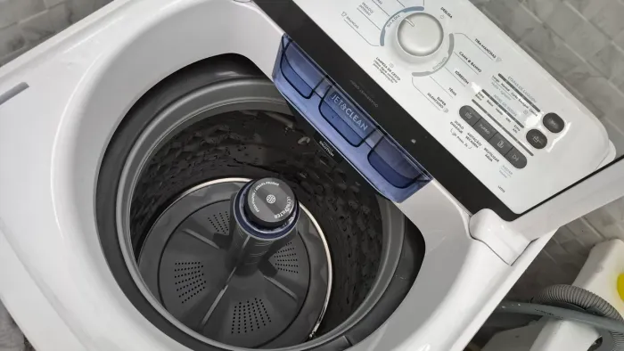 Máquina de Lavar Electrolux 13kg Essential Care cesto de inox perfeito estado