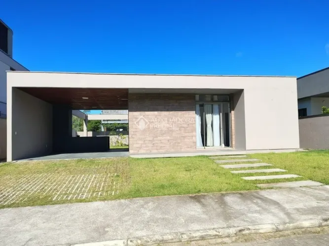 Casa Alto Padrão em Condomínio Fechado no Ratones
