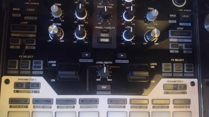 Dj