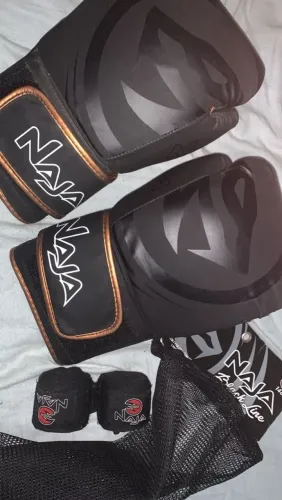 Luva de box naja com bandagem nova