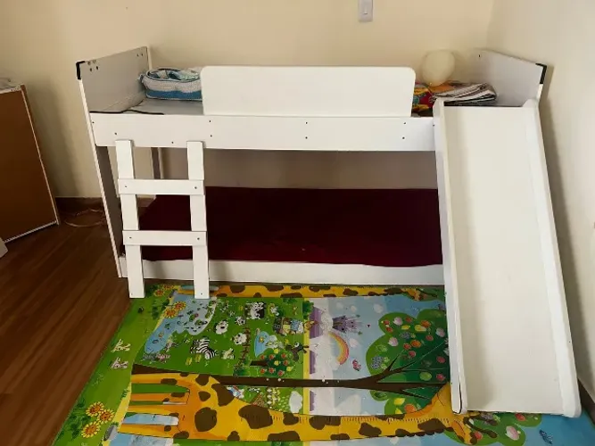 Cama com Escorrega