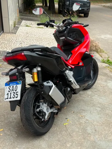 Vendo ou troco Honda ADV 150 em estado de zero!