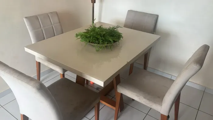 Mesa 4 cadeiras