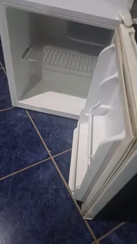 VENDE-SE FRIGOBAR PHILCO 220V