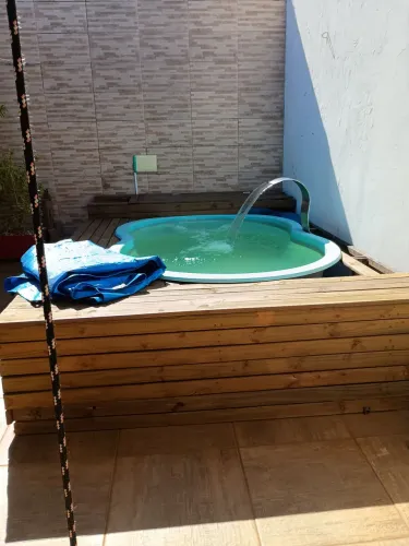 Piscina de fibra 2.200l com acessórios