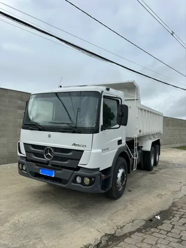 Atego 2426 caçamba