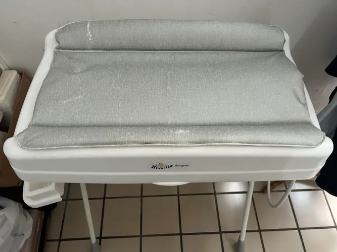 Banheira Burigoto com trocador em novíssima!