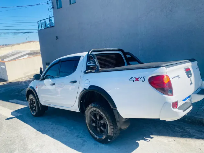 Mitsubishi L200 Triton HPE 3.2 CD TB Int.diesel AUT 2013