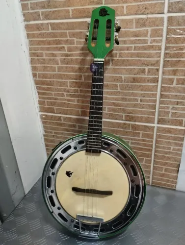 Banjo Marquês Elétrico novo + Case