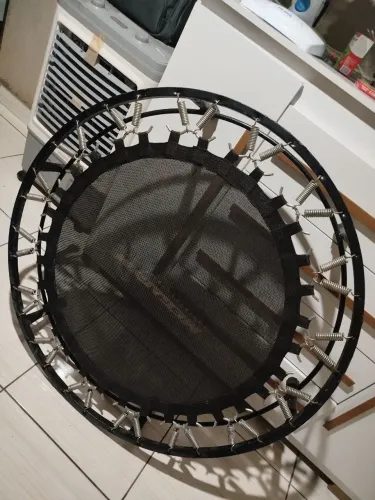 Vende-se um jump, usado poucas vezes e bem conservado.