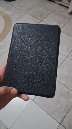 KINDLE SEMINOVO + CAPINHA ? R$ 600