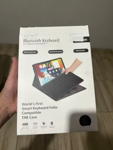 Teclado Touchpad e Compartimento para Pencil