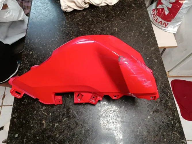 Vendo clarenagem do tanque da Fan 160 lado direito