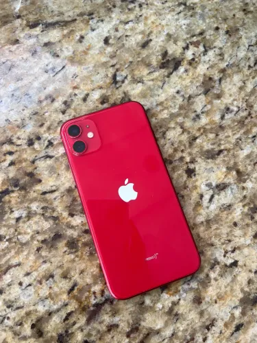 iPhone 11 Vermelho (já com película)