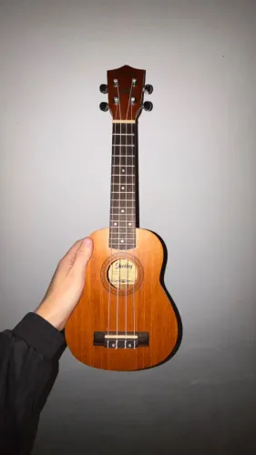 Ukulele Shelby Soprano 21" - Excelente Estado + Capa