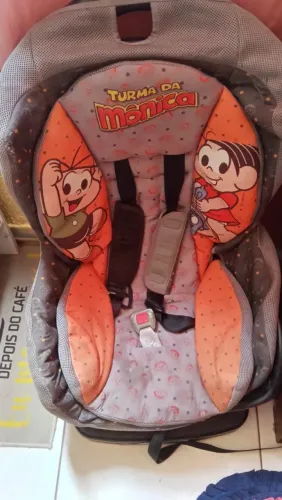Vendo uma cadeirinha de carro infantil