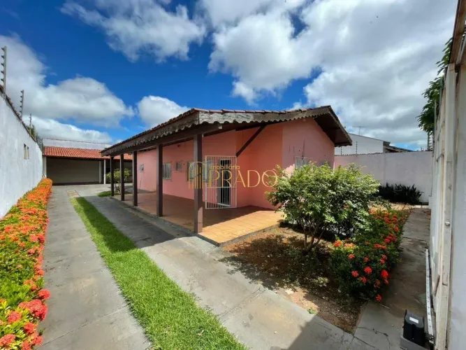 CASA À VENDA PRÓXIMO AO SKATE PARQUE