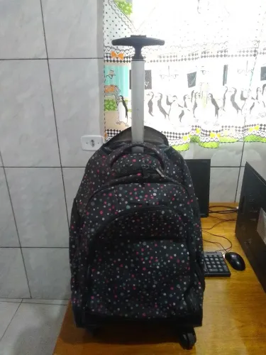Mochila com rodinhas escolar usada - boa conservação