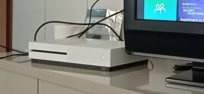 Vendo Xbox one s de 1 tera com controle do séries x ,que funciona só a pilha ...