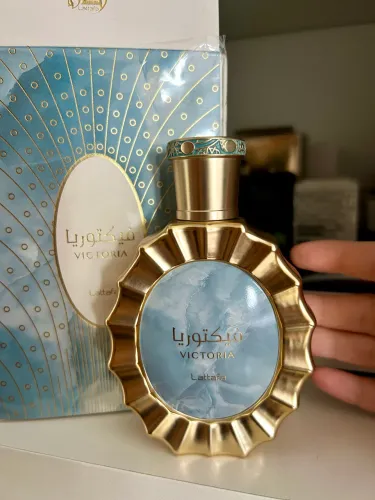Perfume árabe Victoria by Lattafa (100ml - Eau de Parfum)
