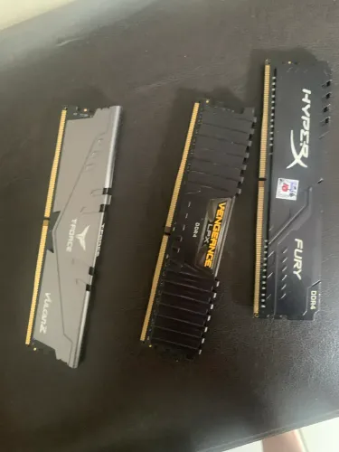 Memórias RAM DDR4 24 GB (3x8) - vendo separado também