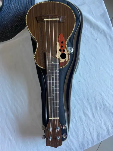 Cavaquinho Ukulele