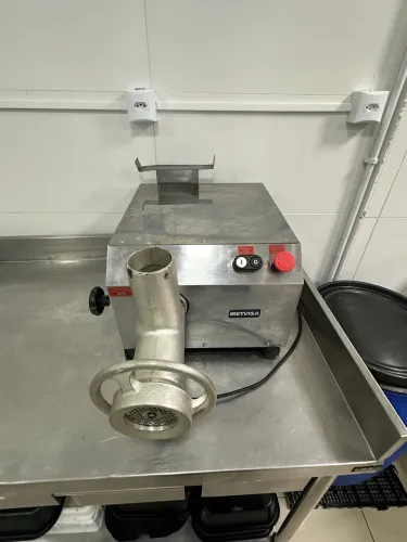 Moedor de Carne Industrial para Açougue 