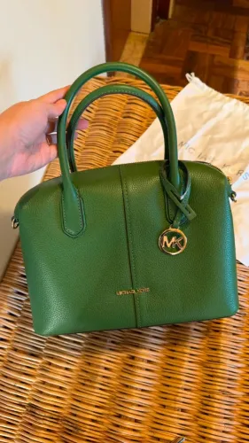 bolsa michael kors couro saffiano estruturada verde bandeira com dust bag